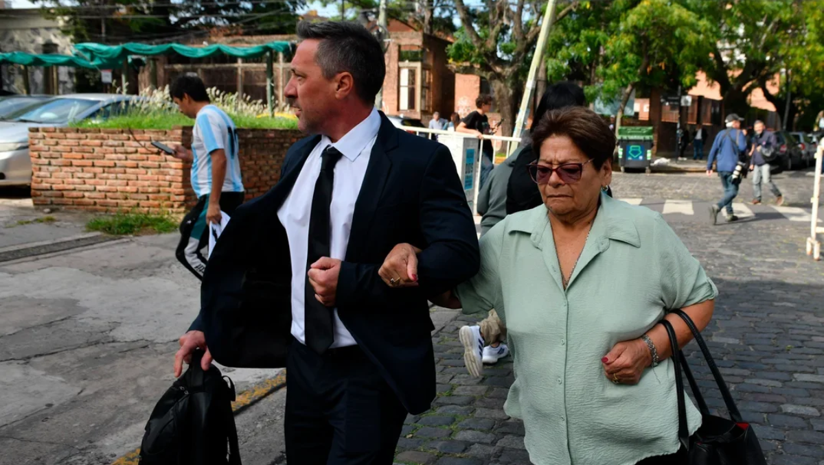 Las hermanas de Diego Maradona declararán en el juicio por la muerte del exjugador.