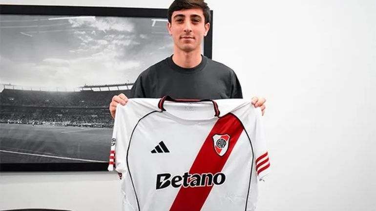 Bautista Dadín sorprende con una cláusula de rescisión para la historia del fútbol argentino Bautista Dadín sorprende con una cláusula de rescisión para la historia del fútbol argentino