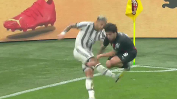 ¡enloquecio! el patadon de paredes que calento el juve-milan ¡enloquecio! el patadon de paredes que calento el juve-milan