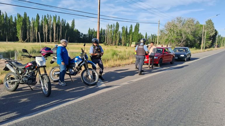 La Dirección de Tránsito durante uno de los controles realizados en la mañana del primer día del 2024 La Dirección de Tránsito durante uno de los controles realizados en la mañana del primer día del 2024