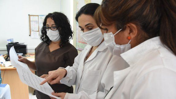 COVID: así trabaja el equipo del Castro Rendón que ya monitoreó a 7 mil pacientes