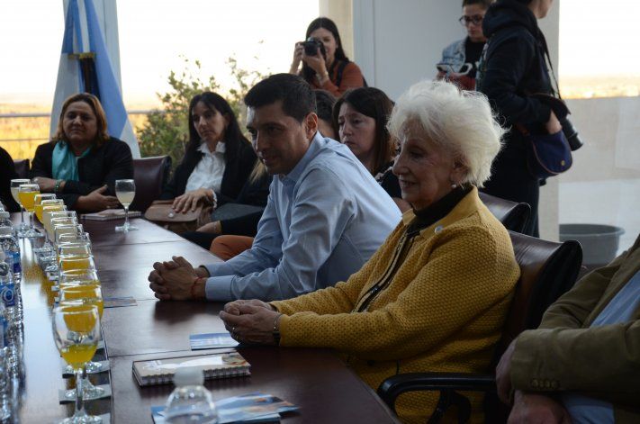 Estela de Carlotto lanzó la Diplomatura en Derechos Humanos para docentes y formadores neuquinos