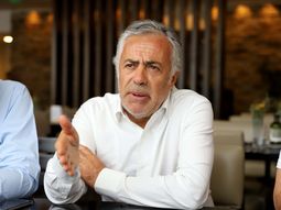 Alfredo Cornejo, gobernador de la provincia de Mendoza. Alfredo Cornejo, gobernador de la provincia de Mendoza.