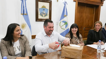 Apertura de sobres de la licitación para la nueva escuela en Villa La Angostura.