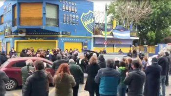 velorio en la boca: violan la cuarentena para despedir a un directivo velorio en la boca: violan la cuarentena para despedir a un directivo