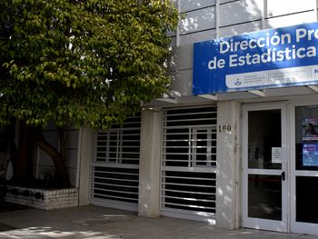 miden la inflacion y llevan dos meses sin cobrar el sueldo