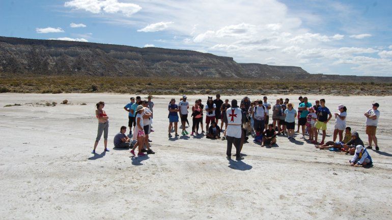 Un contingente de hasta 50 turistas pueden participar de este recorrido de caminos sinuosos y deslumbrantes con atractivos ocultos.