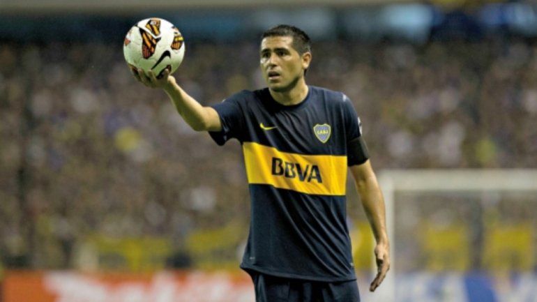 Riquelme define para que lado patea en Boca