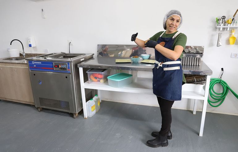 Cerraron su franquicia de helados y ahora crean sus propias paletas que son furor
