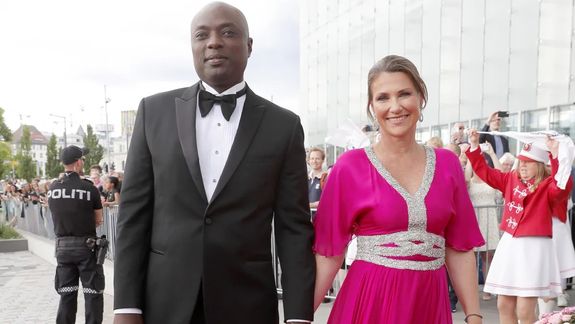 El chamán Durek Verrett y la princesa noruega Marta Luisa.