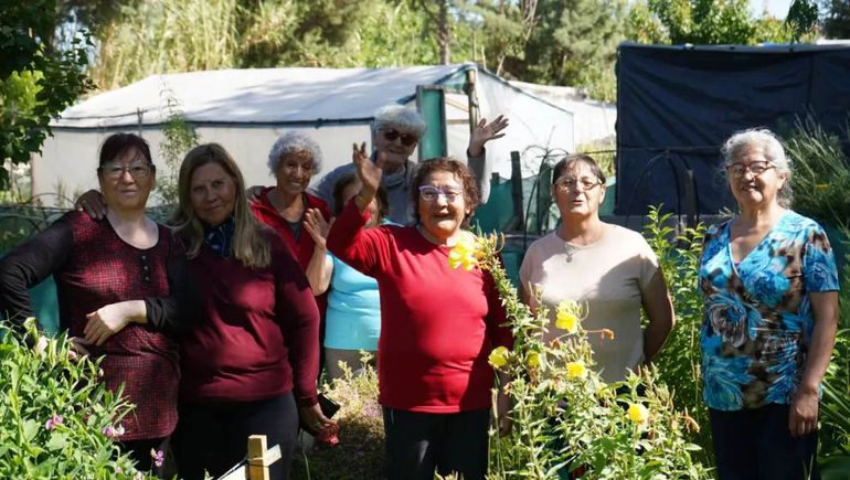 La esquina de Neuquén que dejó de ser un basural y se convirtió en un pulmón verde