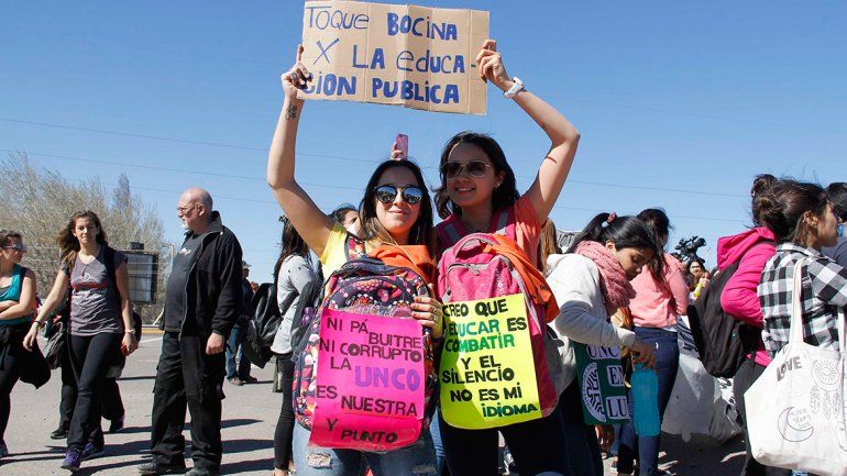 La UNCo les tiró un salvavidas a los alumnos