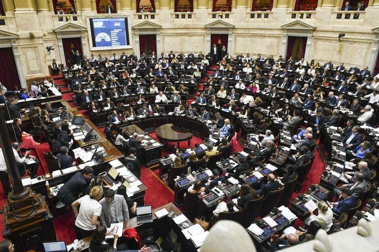 La Cámara de Diputados durante la maratónica sesión para tratar la Ley Bases. La Cámara de Diputados durante la maratónica sesión para tratar la Ley Bases.