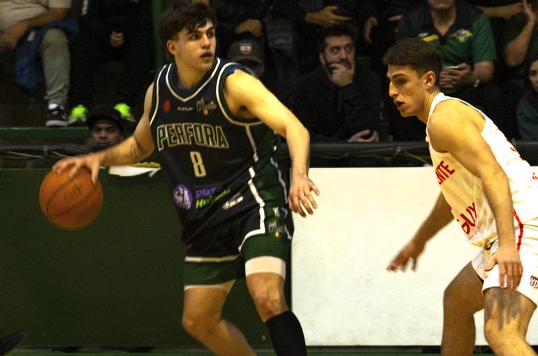 Pérfora se enfrenta a otro histórico del básquet argentino en busca del ascenso