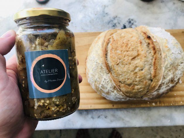 Panes y conservas en el Atelier.