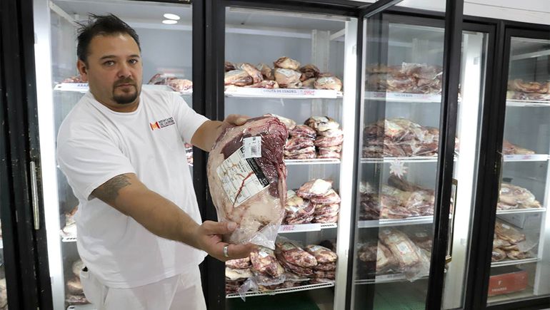 Carniceros esperan que se ponga en práctica el fin de la barrera sanitaria. Carniceros esperan que se ponga en práctica el fin de la barrera sanitaria.