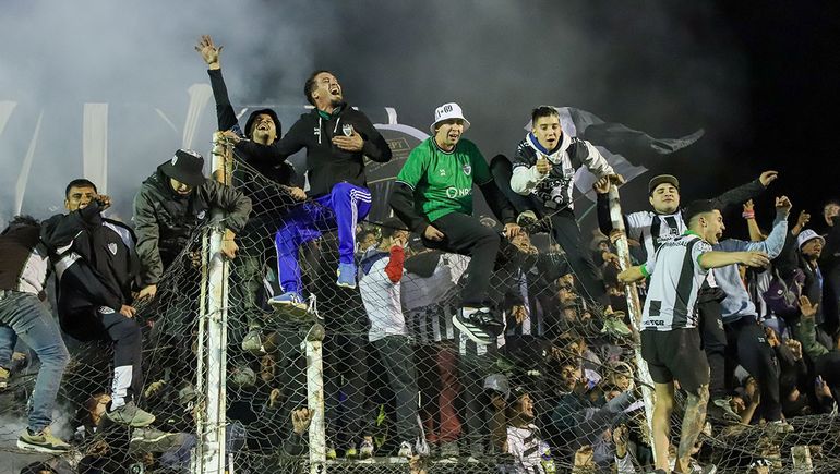 El entusiasmo de los hinchas de Cipo