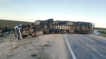 Un hombre murió y cinco personas terminaron heridas en un choque
