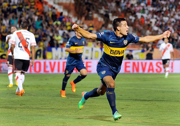 Un explosivo Boca humilló y goleó 5 a 0 a River, que terminó con 8 jugadores