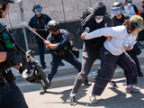 Miles de inmigrantes se movilizaron en la ciudad de Los Ángeles contra las políticas que lleva a cabo Donald Trump.