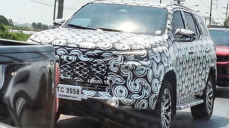 El nuevo Toyota SW4 camuflado que fue visto en pruebas en Tailandia. El nuevo Toyota SW4 camuflado que fue visto en pruebas en Tailandia.