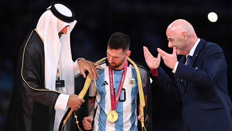 Qué le puso el jeque de Qatar a Messi antes de levantar la Copa del Mundo