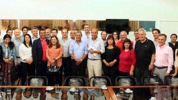 Quiroga y su gabinete se sintieron satisfechos por la concurrencia de casi todos los partidos políticos.