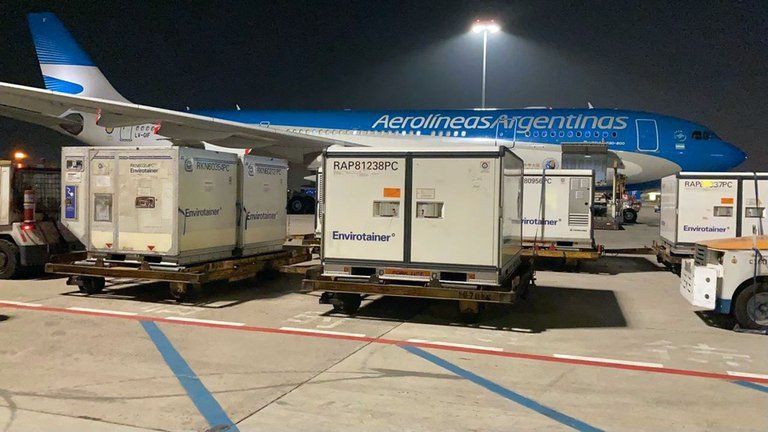 Covid-19: arribó a la Argentina el avión con el primer lote de vacunas chinas
