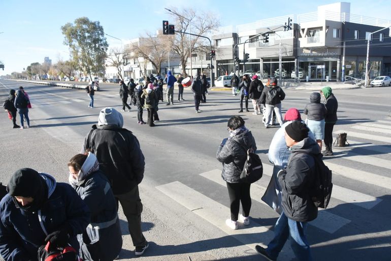 Caos por un corte de Desarrollo Social: ¿por qué sigue el conflicto?