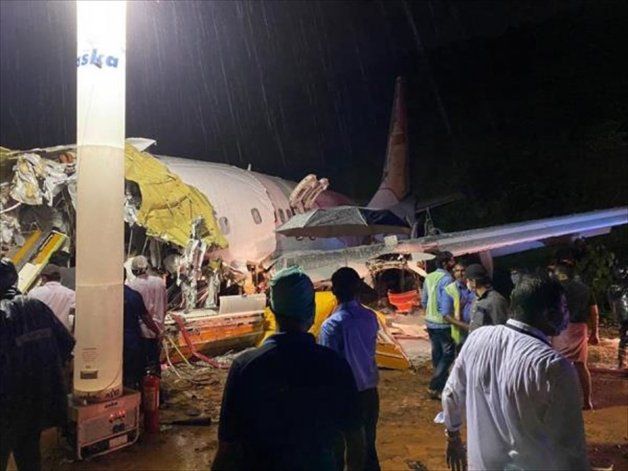 Se estrelló un avión en la India: al menos 19 muertos