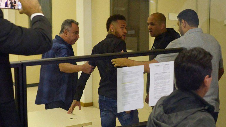 Neymar se quedó sin Copa y terminó en una comisaría