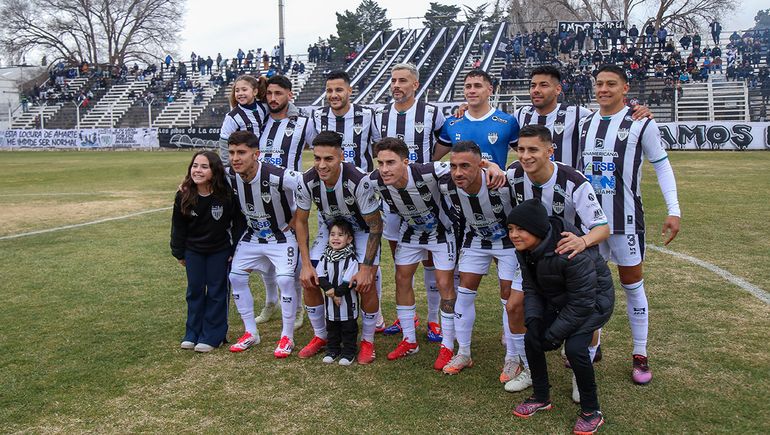 Un jugador titular de Cipolletti se irá a jugar a Olimpo de Bahía Blanca.