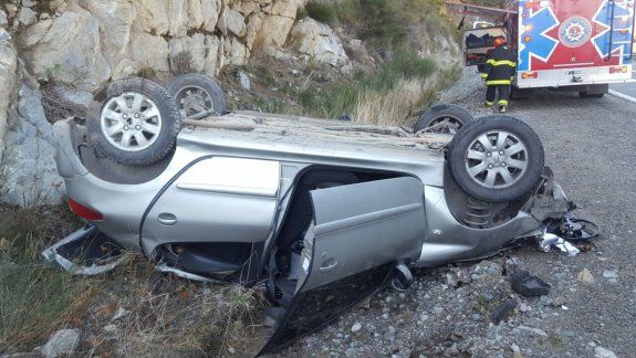 Tres heridos en un vuelco en cercanías de Villa La Angostura