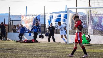 Fernando Inda celebra el 2-0 de Rincón por el Federal A. Fotos: gentileza prensa Rincón Fernando Inda celebra el 2-0 de Rincón por el Federal A. Fotos: gentileza prensa Rincón