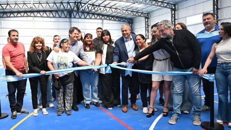 La Muni transformó un antiguo playón en un polideportivo para el barrio Hibepa