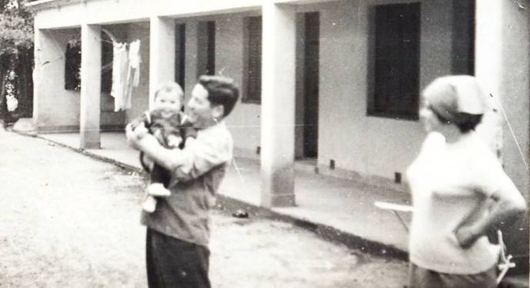 Colonias ferroviarias Sarmiento esquina Láinez. Colonias ferroviarias Sarmiento esquina Láinez.