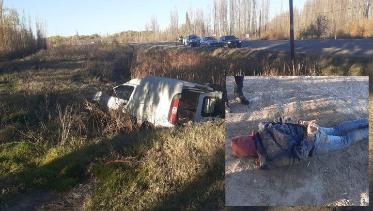 Robó un utilitario y volcó sobre la Ruta 151 tras una persecución de película