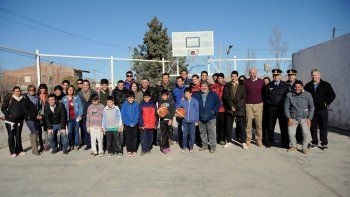 avanzan las obras de remodelacion de un playon deportivo avanzan las obras de remodelacion de un playon deportivo