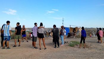 vecinos de una toma del oeste reclaman ser reubicados ante un inminente desalojo vecinos de una toma del oeste reclaman ser reubicados ante un inminente desalojo