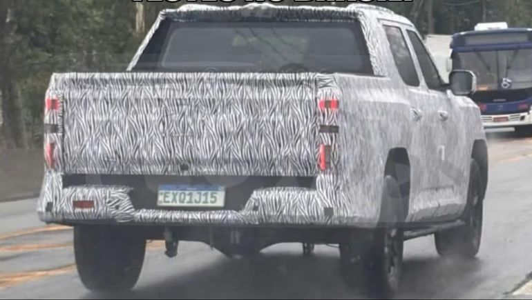 La nueva Volkswagen Amarok, registrada en pruebas con camuflaje en Brasil. Foto: @bfmsoficial. La nueva Volkswagen Amarok, registrada en pruebas con camuflaje en Brasil. Foto: @bfmsoficial.