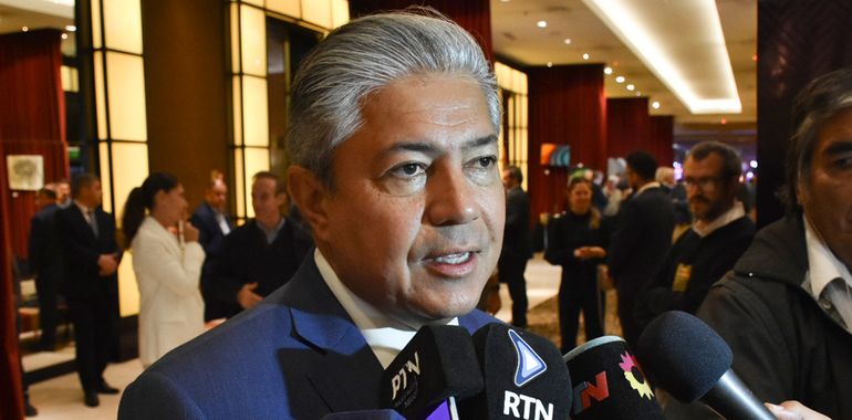 El gobernador Rolando Figueroa, durante una rueda de prensa. El gobernador Rolando Figueroa, durante una rueda de prensa.