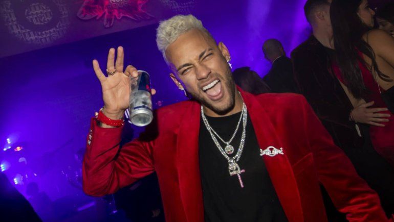 Neymar prepara una fiesta de 5 días y 500 personas