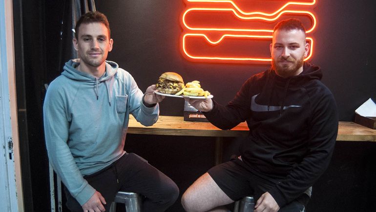 Dos outsiders que apostaron a la cocina y la rompen en Santa Genoveva