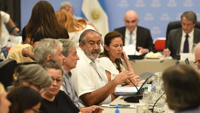 Héctor Daer, integrante del triunvirato dirigente de la CGT, en el plenario de comisiones de la Cámara de Diputados. Héctor Daer, integrante del triunvirato dirigente de la CGT, en el plenario de comisiones de la Cámara de Diputados.