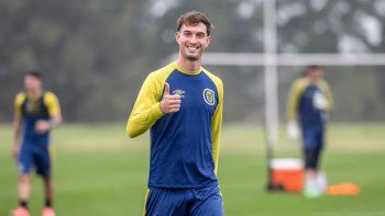 En medio de las polémicas, los picantes posteos de un ex Boca, jugador de Central, en contra de River. En medio de las polémicas, los picantes posteos de un ex Boca, jugador de Central, en contra de River.