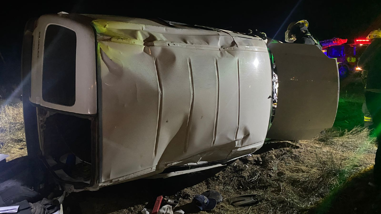 El vehículo que sufrió el violento vuelco en Ruta 5| / Foto