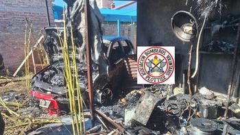 el incendio de un vehiculo afecto gran parte de una vivienda en plottier el incendio de un vehiculo afecto gran parte de una vivienda en plottier