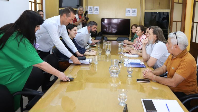 Paritarias 2026: el Gobierno convocó a los gremios a un nuevo encuentro