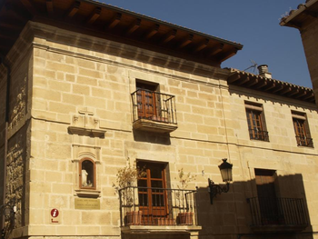 Vista del palacio de los Martínez de Villareal. Foto: Aitor Ventureira San Miguel
