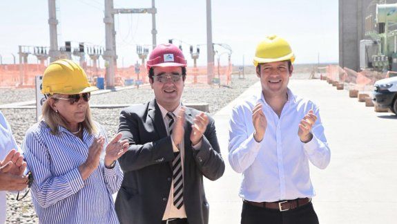 por los 103 anos de anelo, gutierrez inauguro la estacion transformadora loma campana